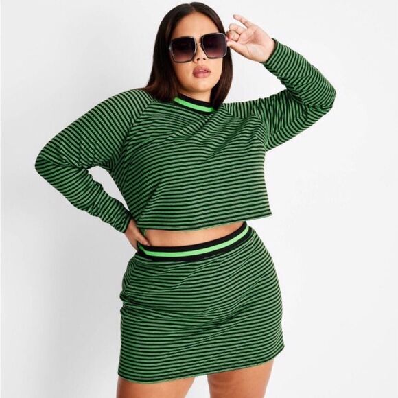 115 Women's Future Collective Plus Size Striped Knit Mini Skirt - Picture 1 of 3
